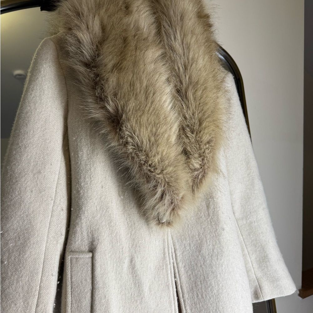 Zara Women's Elegant Cream Trench Coat - Picture 5 of 5
